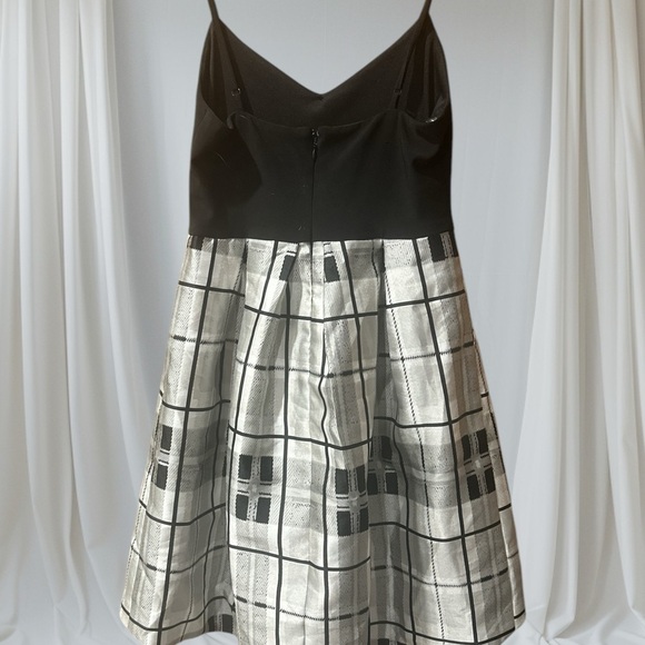 Le Chateau Black and White High Low Dress - Picture 3 of 4